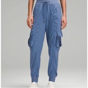 Lululemon Athletica dance studio relaxed-fit cargo jogger